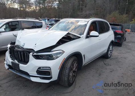 2021 BMW X5 xDrive40I z USA, uszkodzony, nr VIN 5UXCR6C09M9E79054